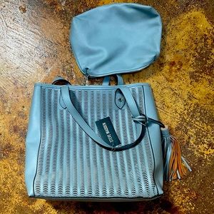 Steve Madden blue/gray Large tote and makeup bag NWT
